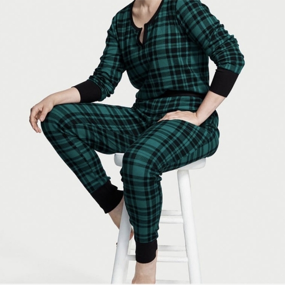 VICTORIA'S SECRET Thermal Long Pajama Set Green Buffalo Check NWT Sz Small - Picture 1 of 12